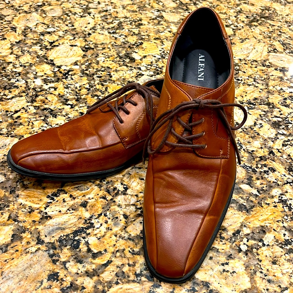 Alfani Seth Derbys. Size 10 medium width.